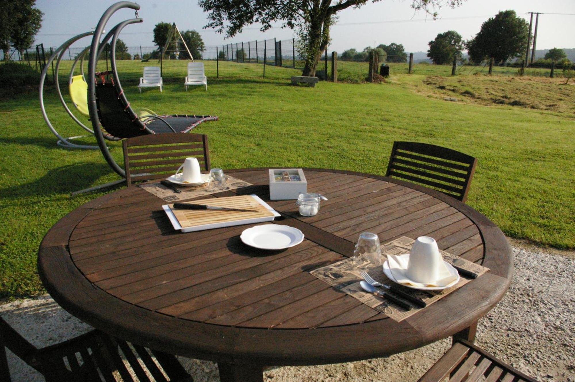 Bed and Breakfast Au charme d'antan à Féron Extérieur photo
